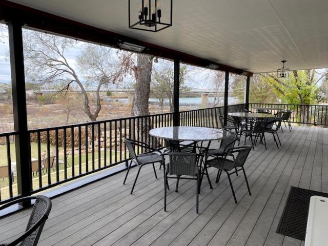 Dabbs Hotel Bed And Breakfast Llano Екстериор снимка