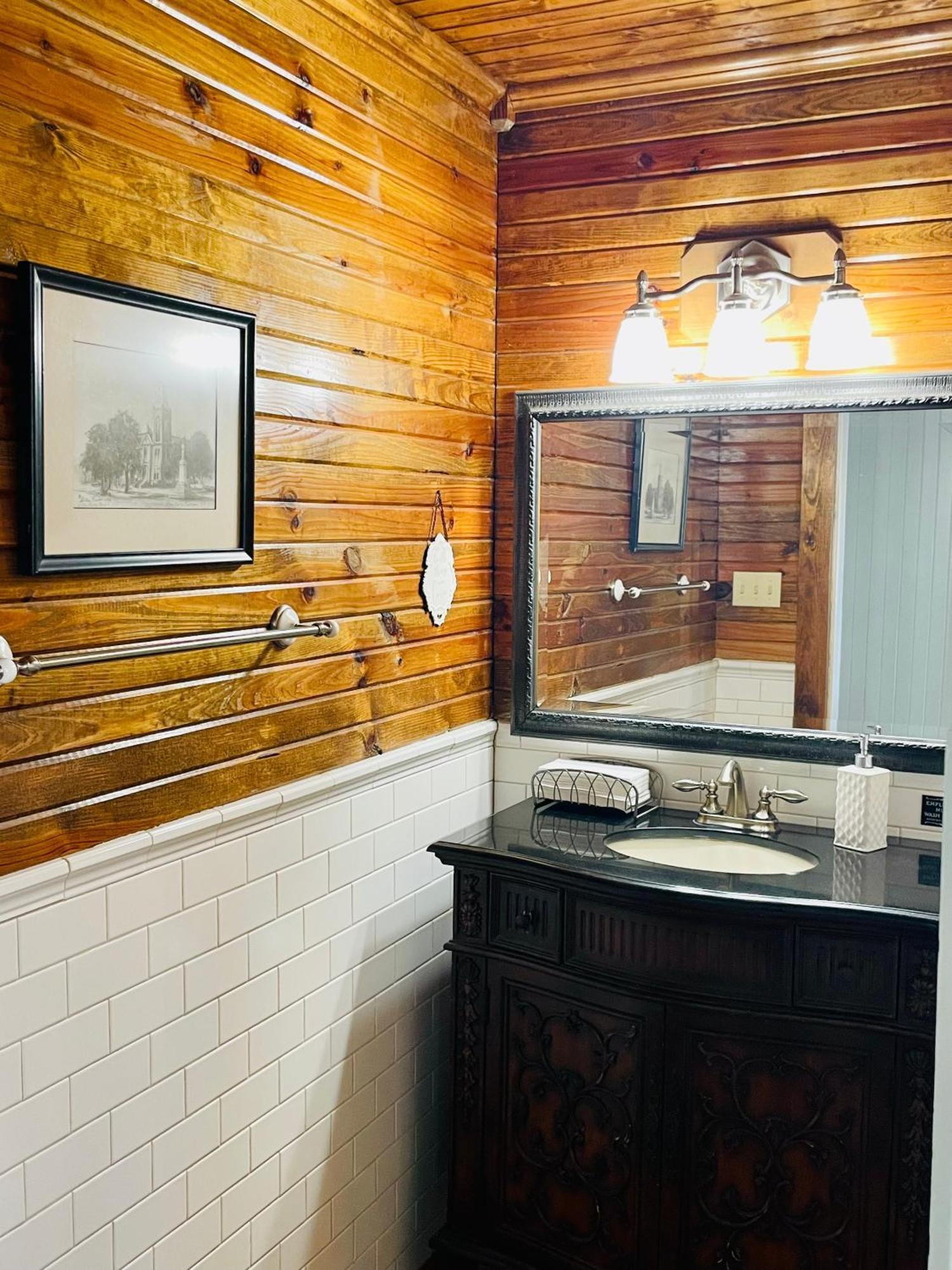 Dabbs Hotel Bed And Breakfast Llano Екстериор снимка
