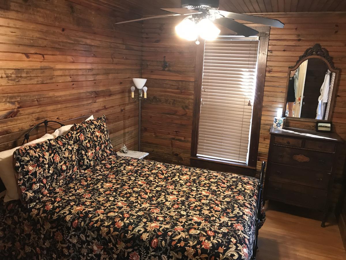 Dabbs Hotel Bed And Breakfast Llano Екстериор снимка